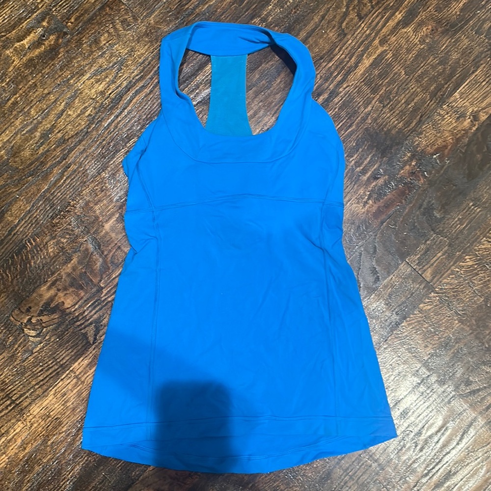 Lululemon size 4 built in bra top